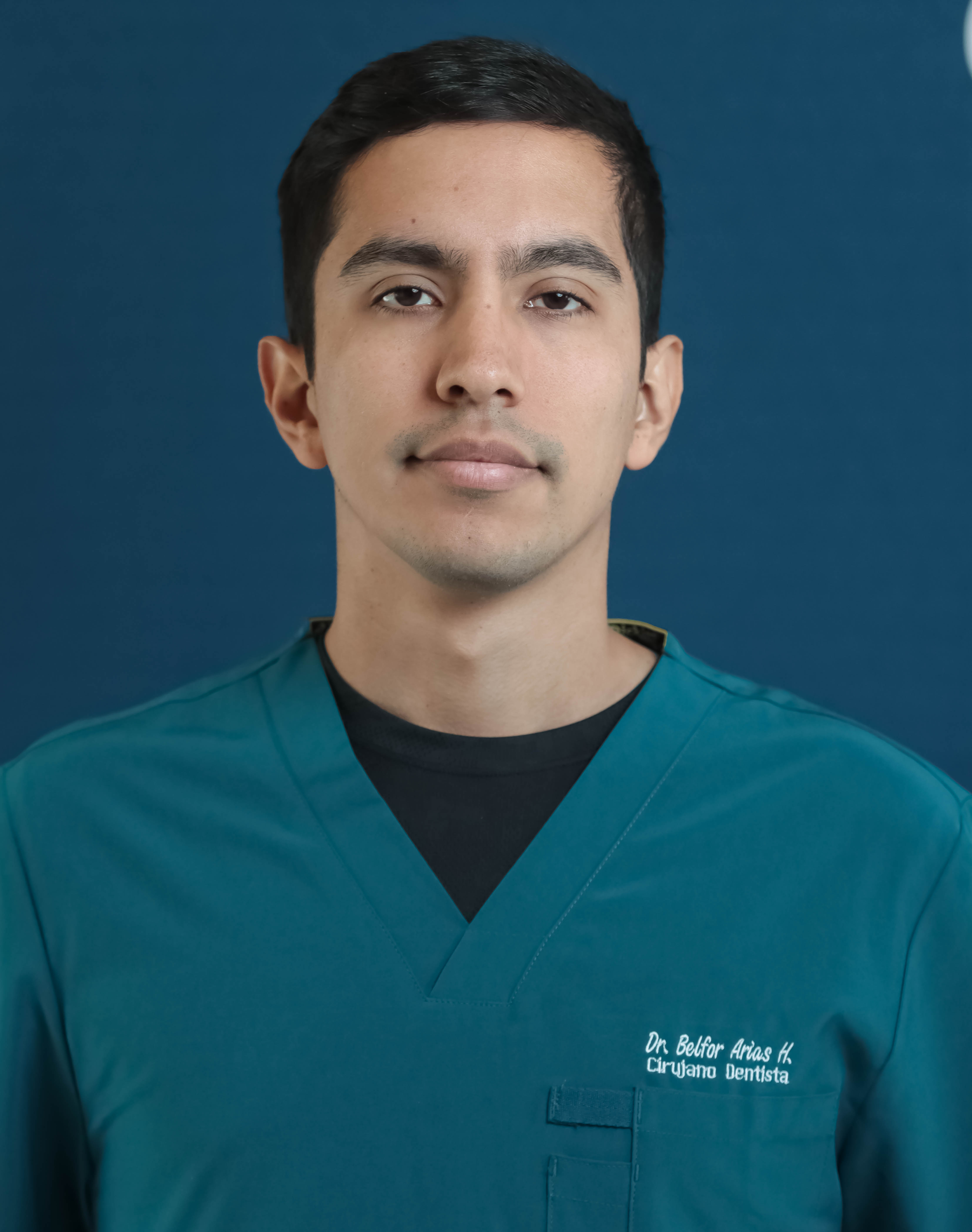 Dr. Belfor Arias Haro, cirujano dentista